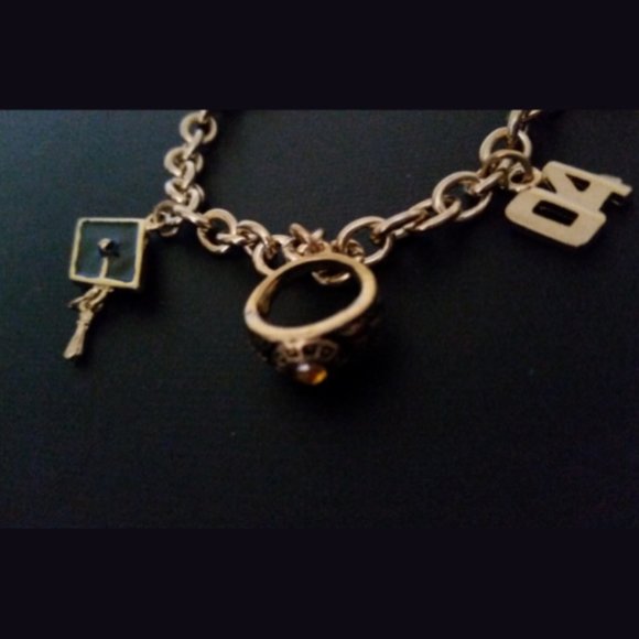 Class of 2004 18k gold finish Charm Bracelet NIP - Picture 4 of 6